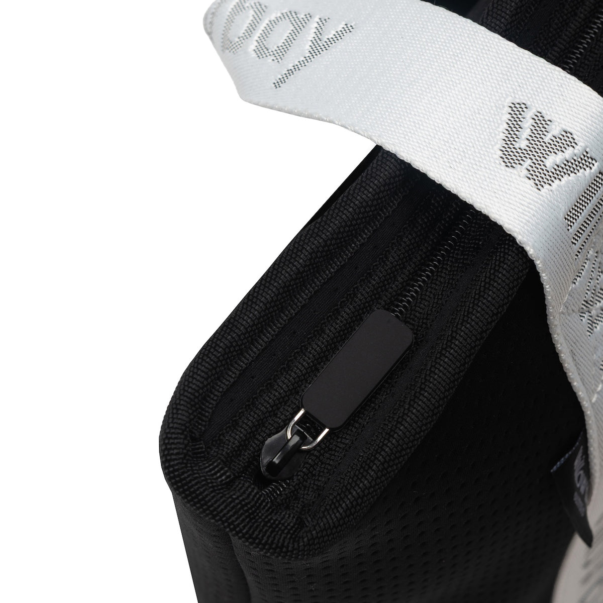 BOUTIQUE TRAVEL Neoprene Tote Bag With Zip (with luggage/trolley sleeve) - BLACK (WITH WHITE HANDLE)