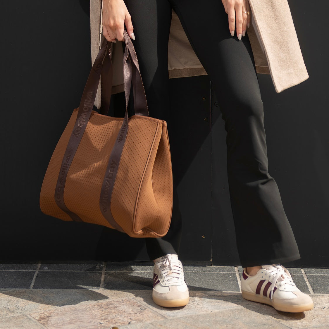 DAYDREAMER BRANDED Neoprene Tote Bag - RUST BROWN